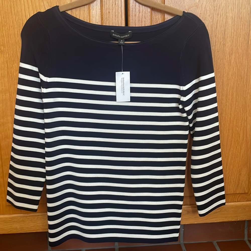 Banana Republic navy blue top in Size -S .